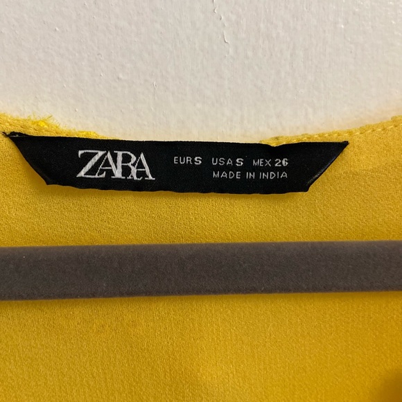 Yellow Summer Blouse with Floral Embroidery- Size S - Zara - Picture 4 of 4